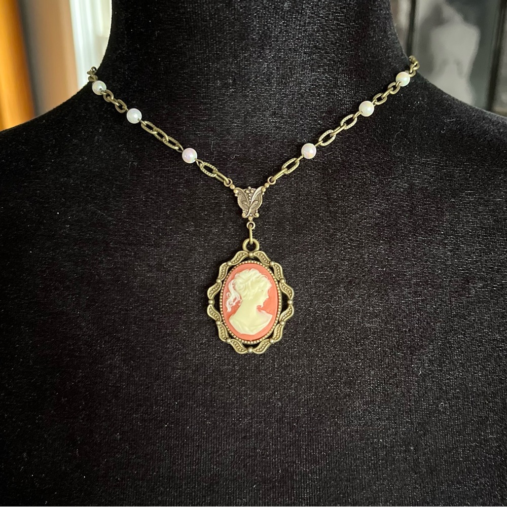 Vintage Style Cameo Necklace Cream & Carnelian Victorian Lady Vintage Cameo